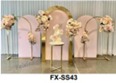 Ensemble de 3 toiles de fond en acier inoxydable doré Dimensions: Droite/Gauche: 180x150cm/pièce